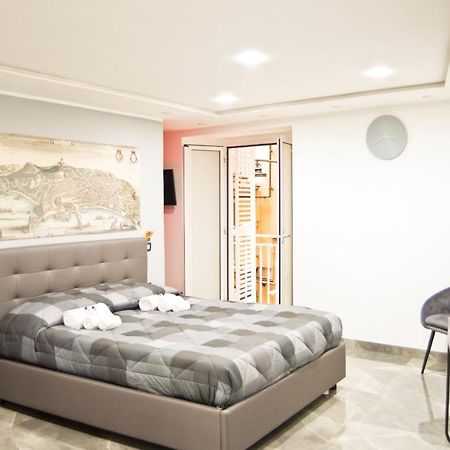 Suite Napoli Sotterranea Con Jacuzzi エクステリア 写真