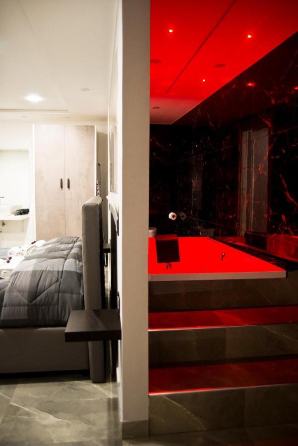 Suite Napoli Sotterranea Con Jacuzzi エクステリア 写真