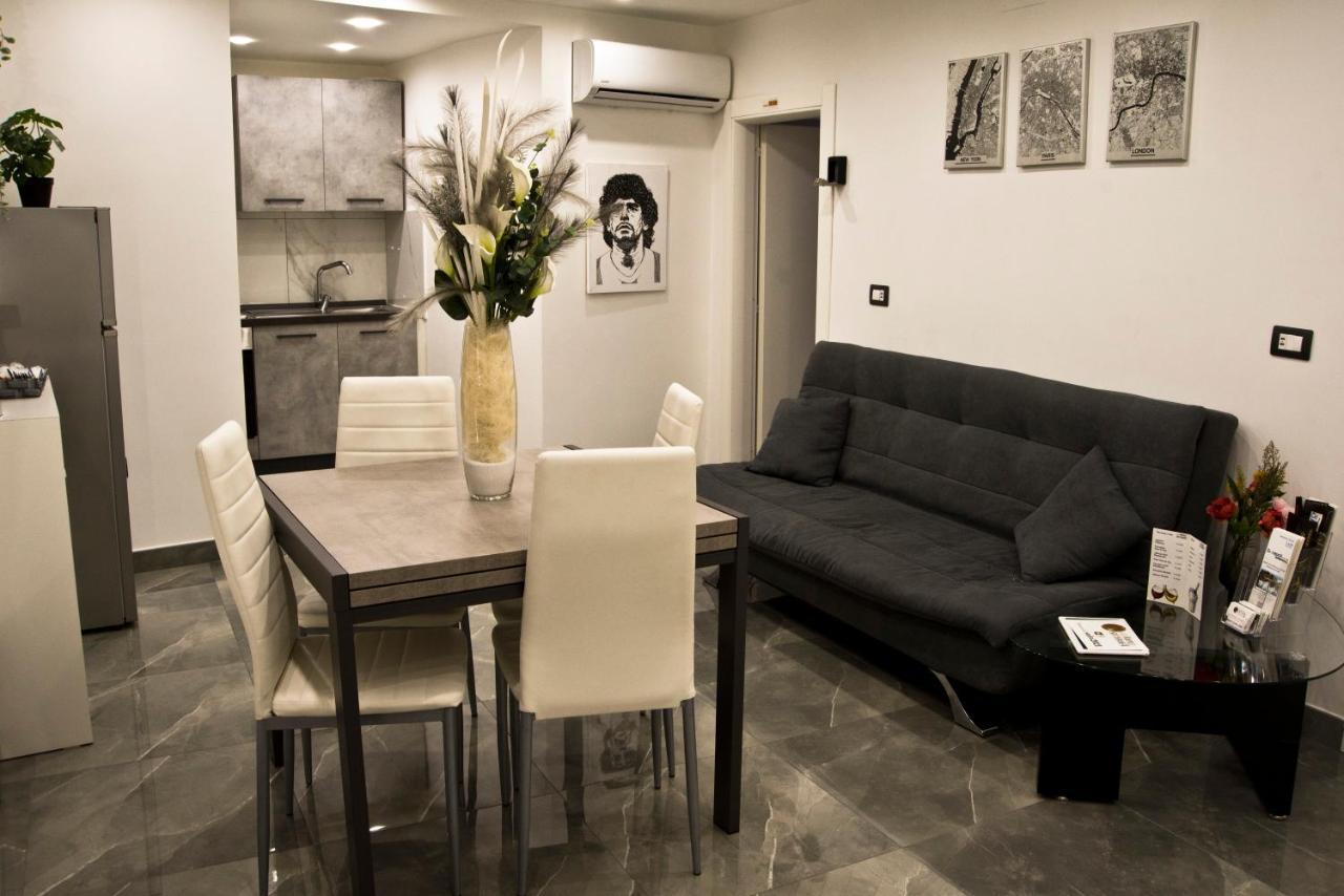 Suite Napoli Sotterranea Con Jacuzzi エクステリア 写真