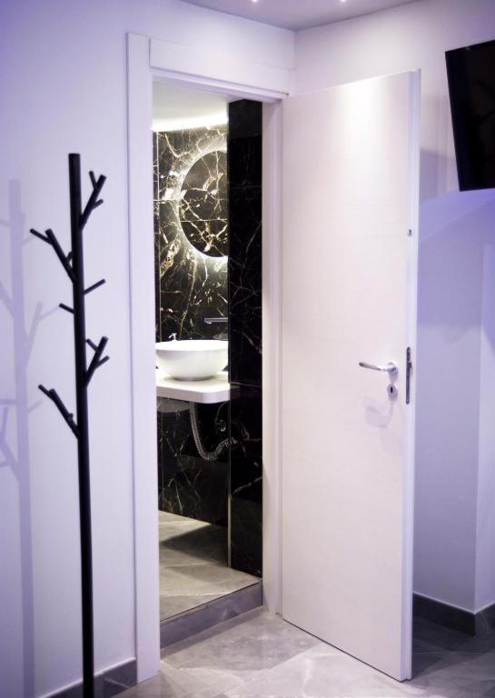 Suite Napoli Sotterranea Con Jacuzzi エクステリア 写真