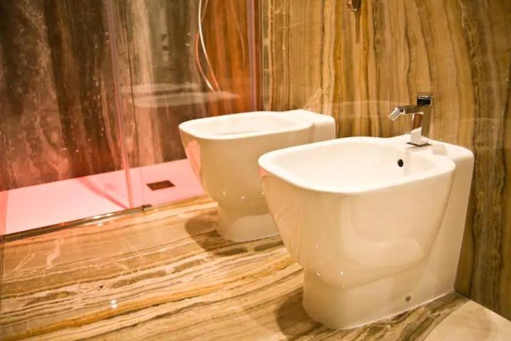 Suite Napoli Sotterranea Con Jacuzzi エクステリア 写真