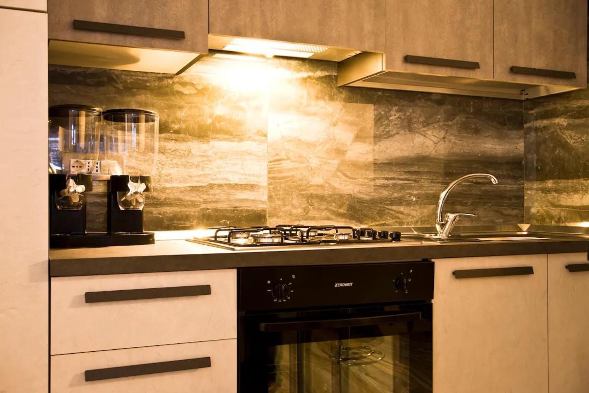 Suite Napoli Sotterranea Con Jacuzzi エクステリア 写真