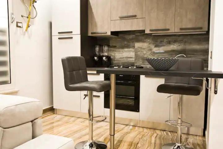 Suite Napoli Sotterranea Con Jacuzzi エクステリア 写真